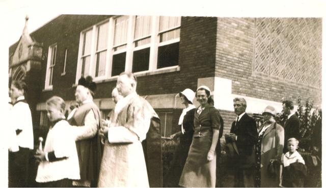 Image:Procession 2 1930.jpg