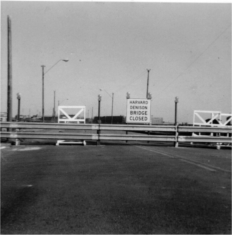 Image:Harvard-Denison Bridge - Closed.jpg