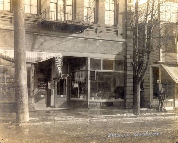 Image:Cleveland - Brooklyn Branch Library - storefront at 3799 W25th - pre-1919.jpg