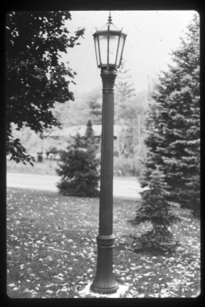 Image:Slide Brooklyn Centre lamppost.jpg