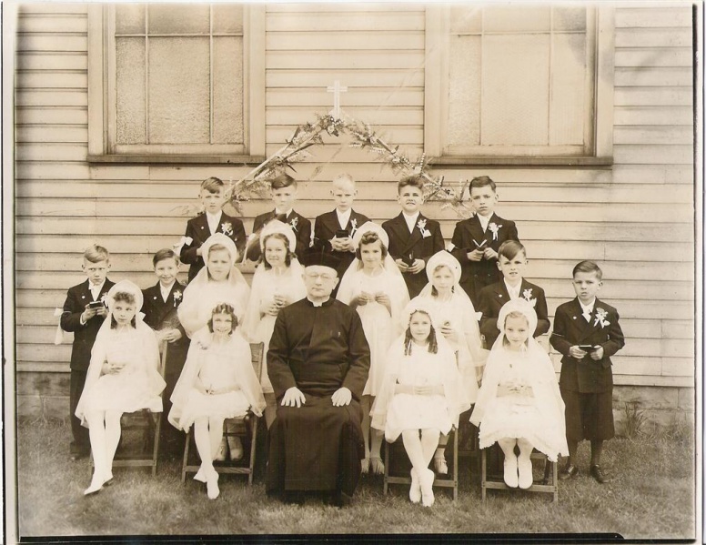 Image:St Barbara's Communion 1945.jpg